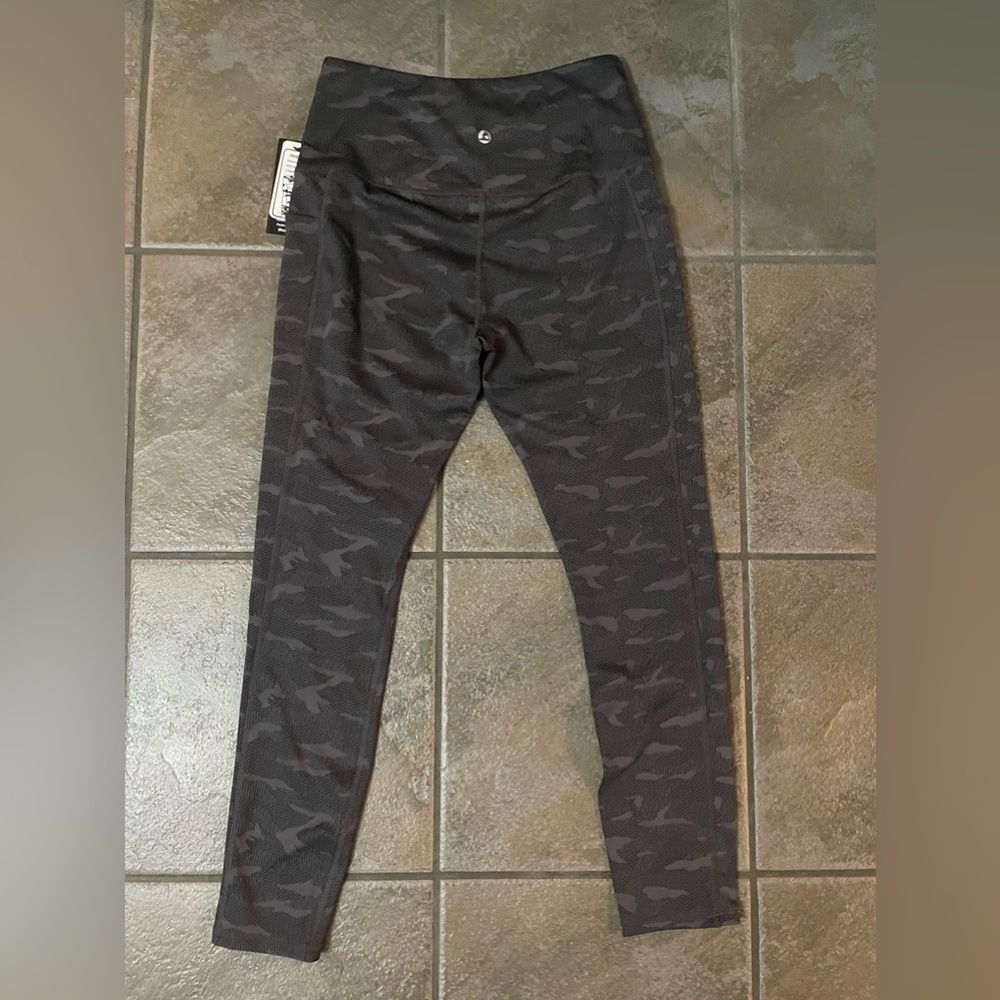 LegEnd size medium black and gray leggings NWT